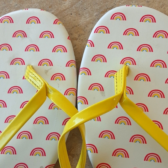 LC Lauren Conrad white and yellow flip flops size 10 M - Picture 4 of 10